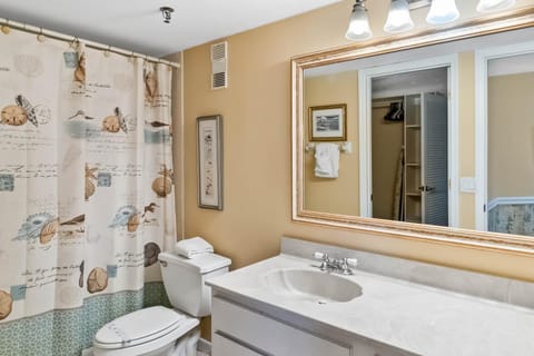 Beach Front - John's Pass - Beach Place #210 Apartment in Madeira Beach