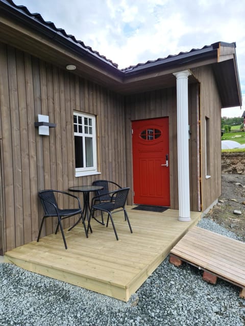 Patio, Facade/entrance