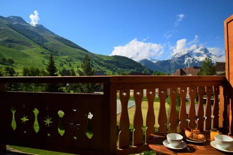 Balcony/Terrace, Mountain view