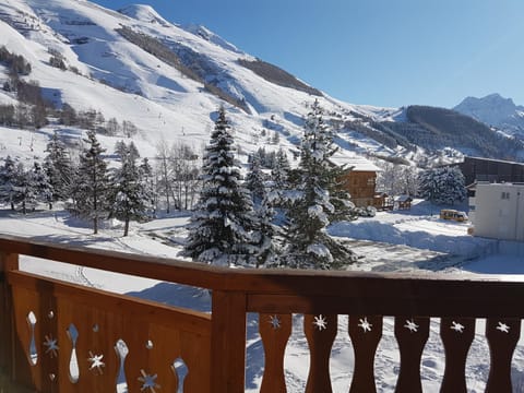 Balcony/Terrace, Mountain view