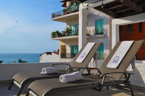 Day, View (from property/room), Balcony/Terrace, Beach, sunbed