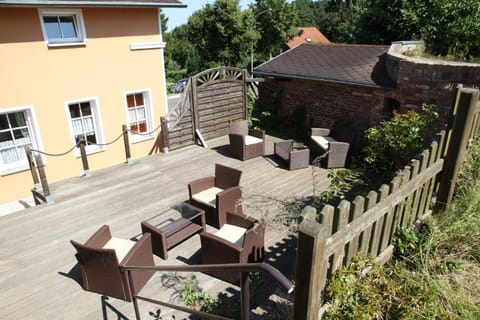 Garden, Balcony/Terrace