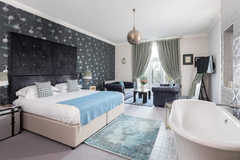 Bathroom, Living room, Bedroom