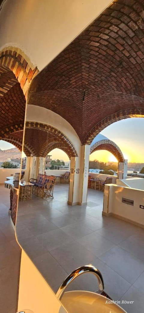 Restaurant/places to eat, Balcony/Terrace, Lounge or bar