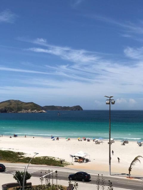 APARTAMENTO FRENTE A PRAÇA DAS AGUAS (PRAIA DO FORTE ) Apartment in Cabo Frio