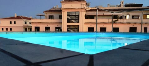 Swimming pool, Swimming pool