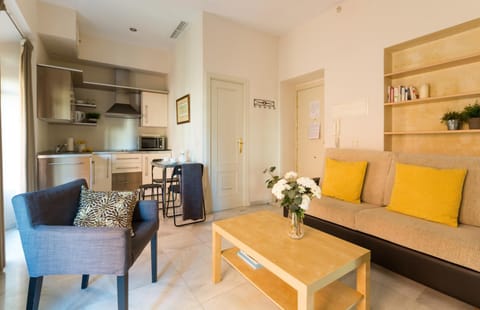 Kitchen or kitchenette, Living room, Seating area