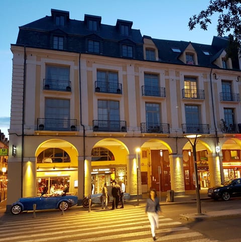 LOGIS Hôtel & Restaurant - Les Arcades Hotel in Dieppe