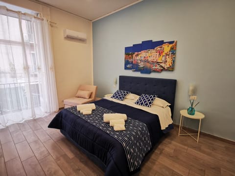 Property building, Day, Photo of the whole room