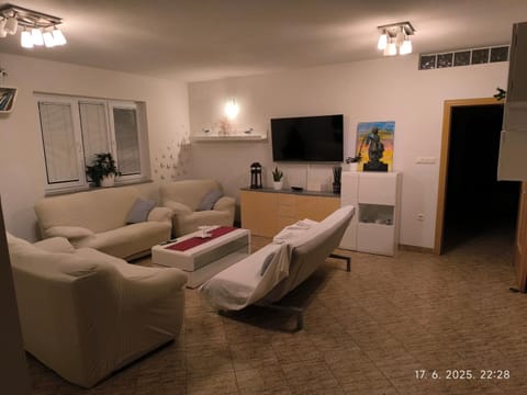 4 Bedroom Apartment in Tisno (8+4) Apartment in Tisno