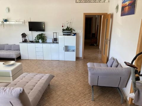 4 Bedroom Apartment in Tisno (8+4) Apartment in Tisno