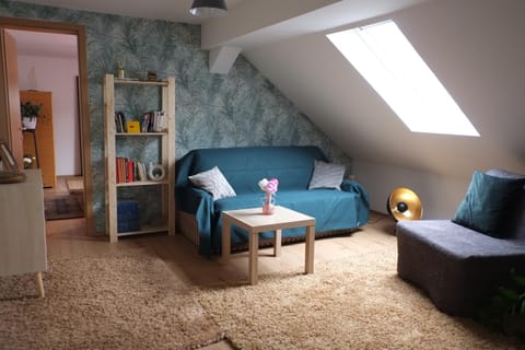 Bed, Living room
