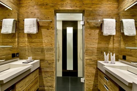PETE Alpine Boutique Hotel - klein und fein - Private SPA Suiten und Zimmer Hotel in Saint Anton am Arlberg