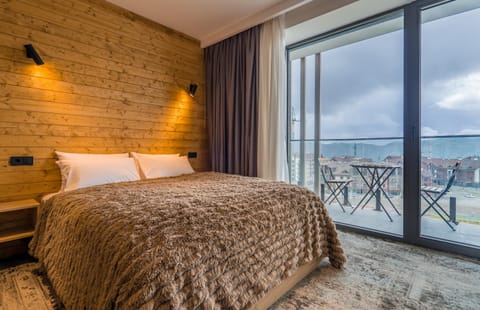 Bed, Natural landscape, View (from property/room), Balcony/Terrace, Photo of the whole room, Bedroom