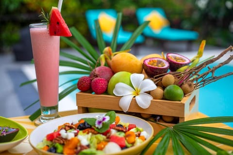 Food and drinks, Food, Pool view