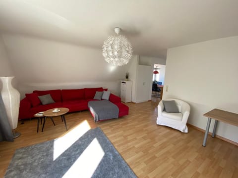 Ferienwohnung - Balkon, Klima, Parkplatz Apartment in Pforzheim