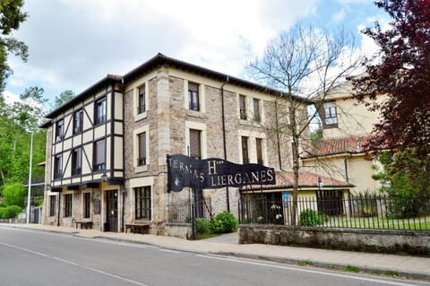 Property building, Facade/entrance