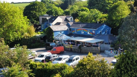 Day, Natural landscape, Bird's eye view, Location, group of guests, Parking