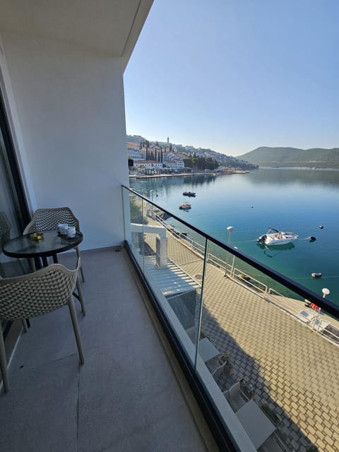 Apartmani Leženić M Bed and Breakfast in Neum