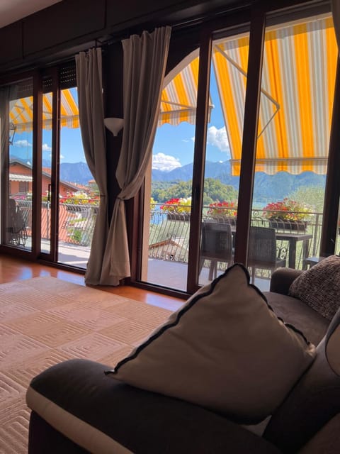 Bed, View (from property/room), Balcony/Terrace, Living room, Photo of the whole room, Bedroom