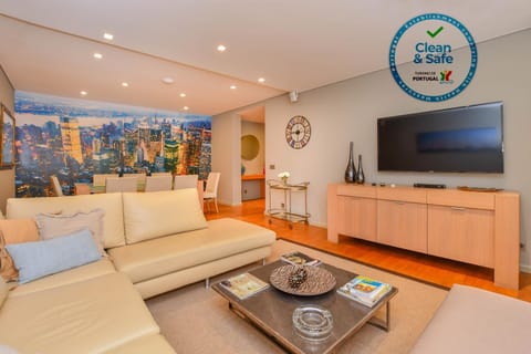 Communal lounge/ TV room