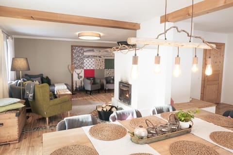 Living room, Dining area