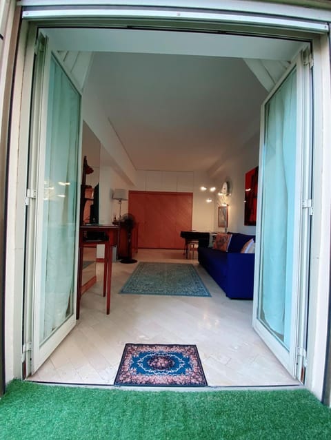 Suite Apartment in MC Center, 5min walk to Casino & the Port and 1min from underground train station Apartment in Monaco