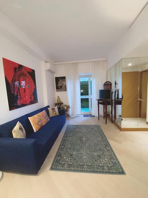 Suite Apartment in MC Center, 5min walk to Casino & the Port and 1min from underground train station Apartment in Monaco