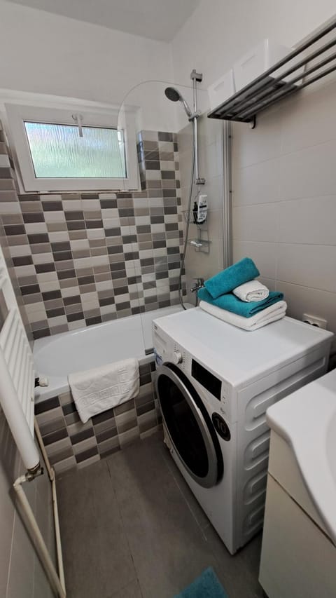 towels, washing machine