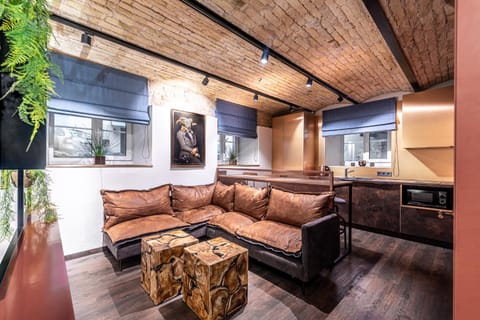 UNESCO Hidden Arches – Restored 3 Bedroom Apartment in the Historic Pilies St. Apartment in Vilnius