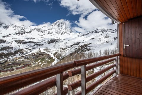 Nearby landmark, Day, Natural landscape, Bird's eye view, Winter, Skiing, View (from property/room), Balcony/Terrace, Mountain view