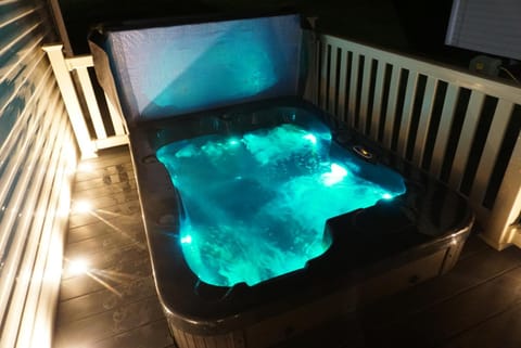 MPoint36 at Tattershall Lakes Hot Tub Lake Views 3 Bedrooms Campground/ 
RV Resort in Tattershall