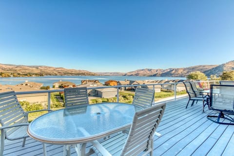 Lake Daze at Wapato Point House in Manson