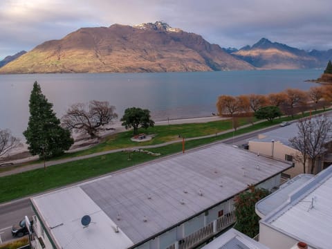 Property building, Day, Lake view, Mountain view