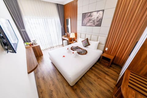 Bed, TV and multimedia, Photo of the whole room, Bedroom, wardrobe
