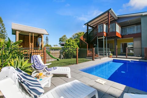 Balcony/Terrace, Swimming pool, sunbed