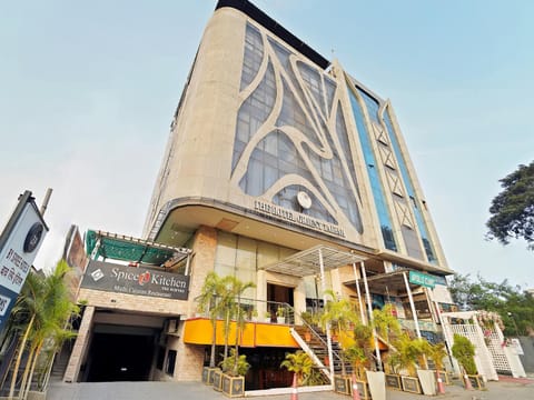 Property building, Day