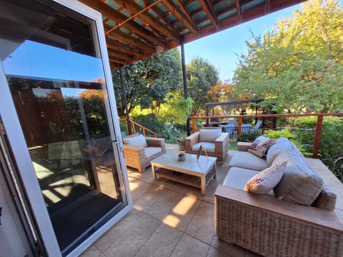 Patio, BBQ facilities, Garden, View (from property/room), Balcony/Terrace, Garden view, furniture