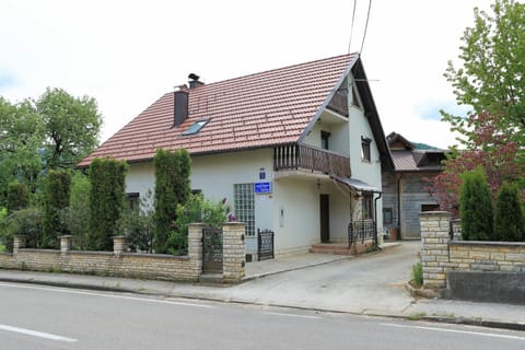 Property building, Day, Street view