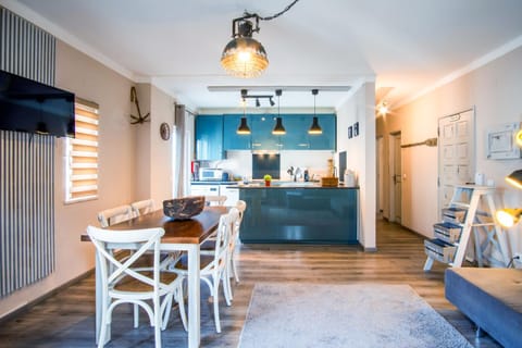 Kitchen or kitchenette, Living room, Dining area