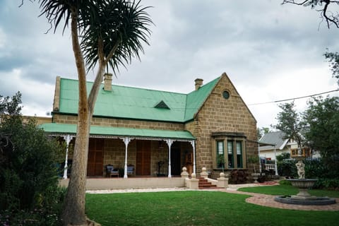 Property building, Garden, Garden view