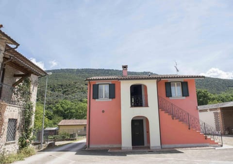 Facade/entrance, Natural landscape, Balcony/Terrace, Mountain view
