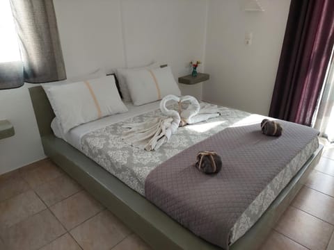 Marousi Rooms Apartment hotel in Perissa