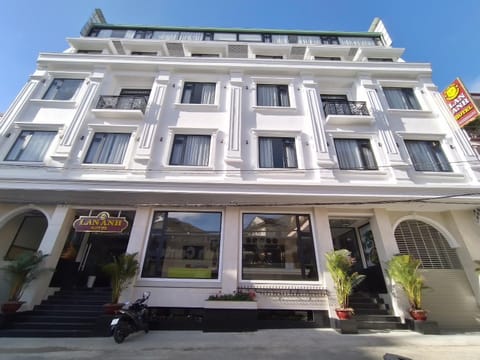 Property building, Facade/entrance, Property logo or sign