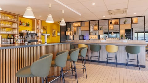 Lobby or reception, Lounge or bar, Food and drinks, Decorative detail, Food