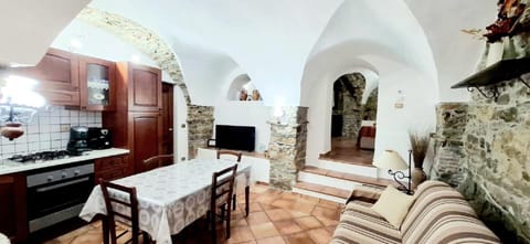 Kitchen or kitchenette, Living room, Dining area, kitchen