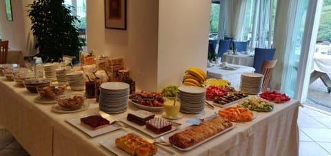 Buffet breakfast, Italian breakfast