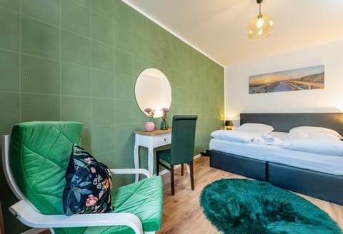 Bed, Seating area, Bedroom