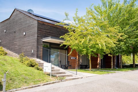 Property building, Patio, Balcony/Terrace