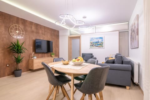 Living room, Dining area